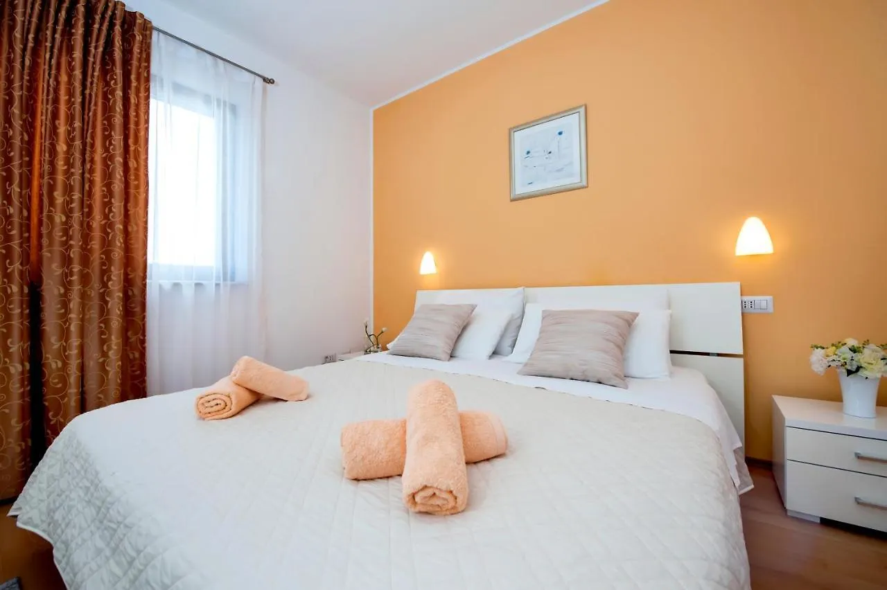 Guest house Apartments And Rooms Camaiore Rovinj