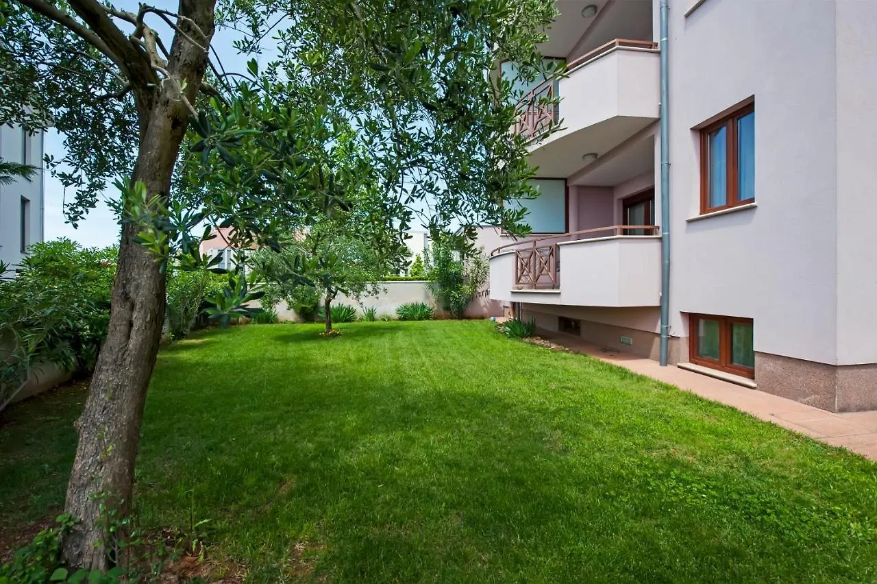 Apartments And Rooms Camaiore Rovinj