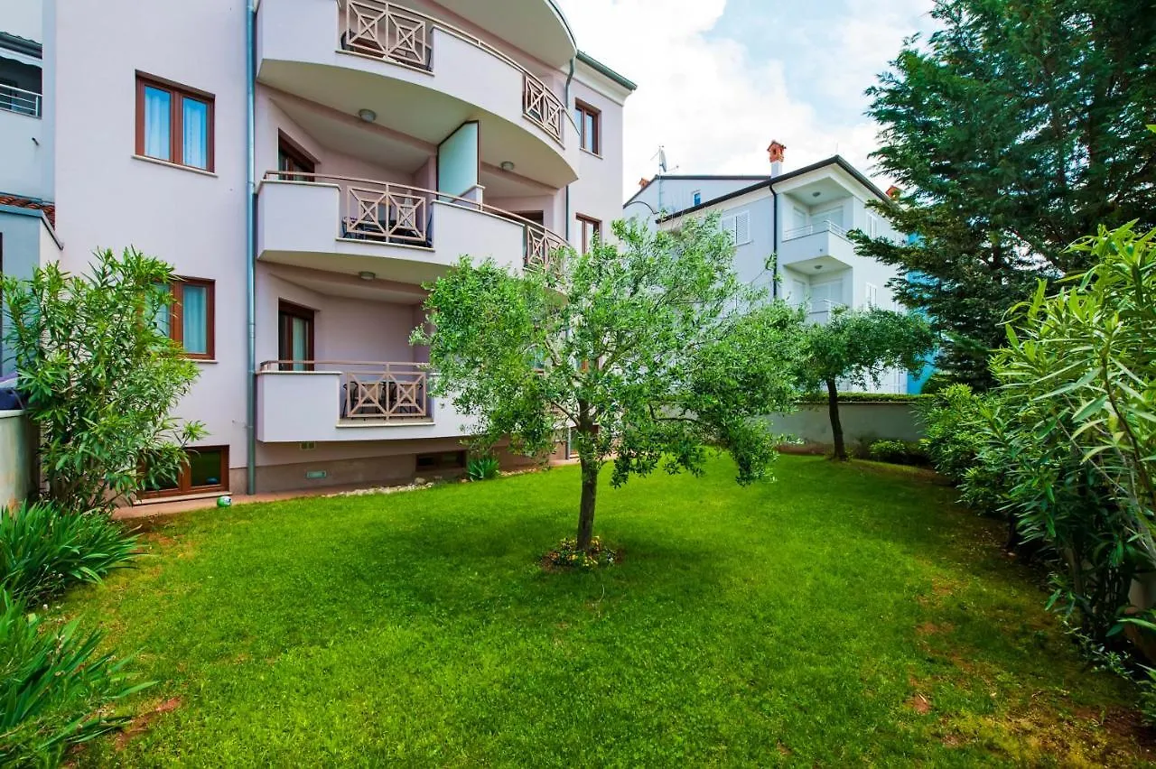 Apartments And Rooms Camaiore Rovinj