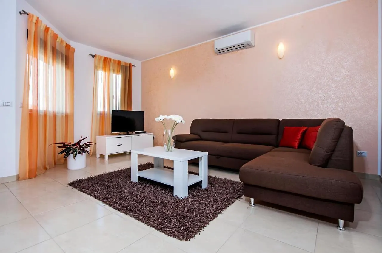 Guest house Apartments And Rooms Camaiore Rovinj
