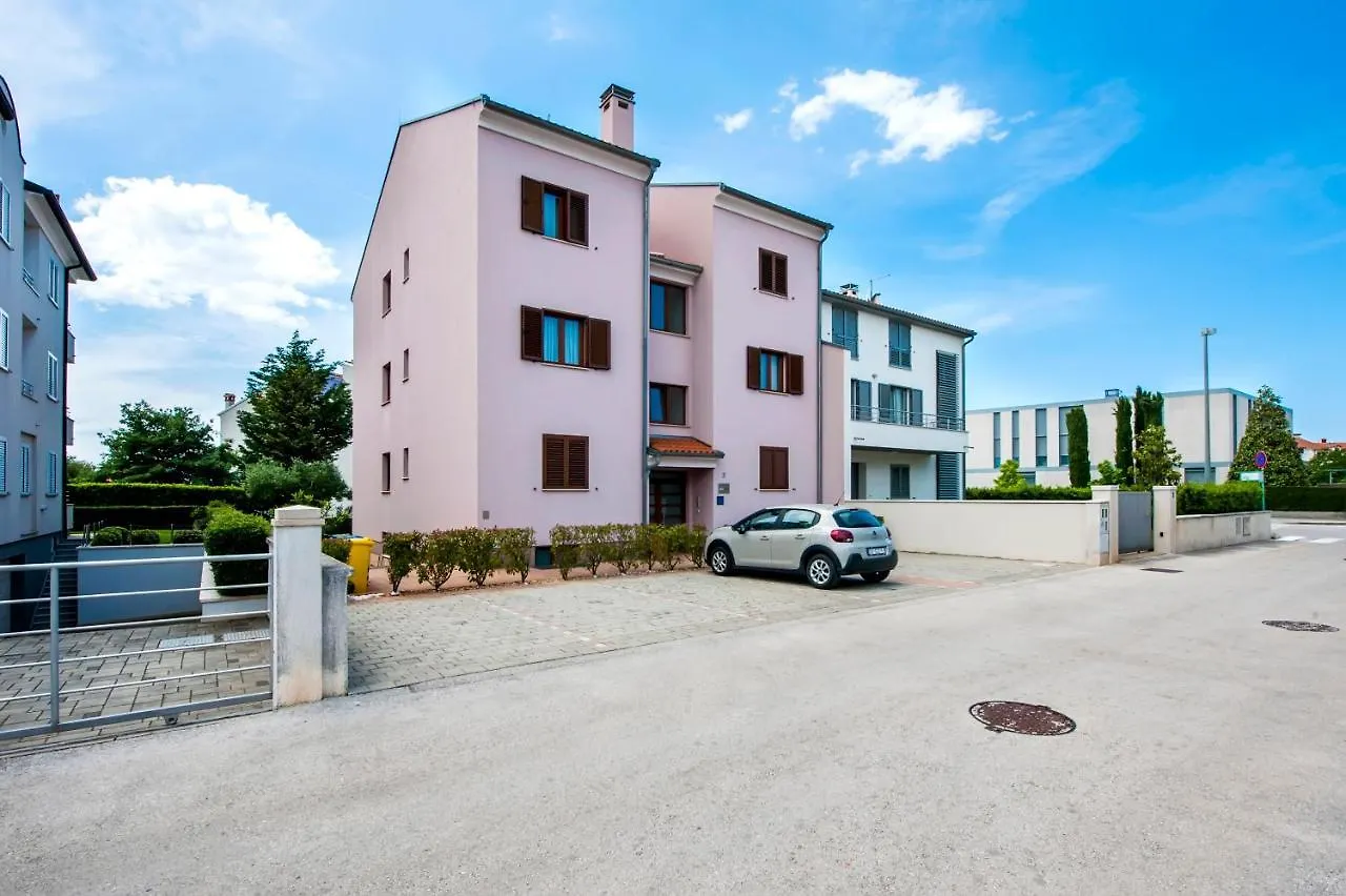 Apartments And Rooms Camaiore Rovinj