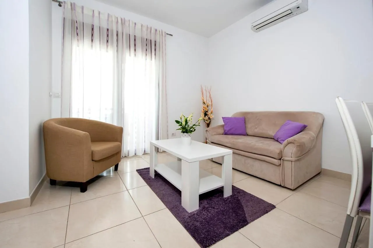 Apartments And Rooms Camaiore Rovinj